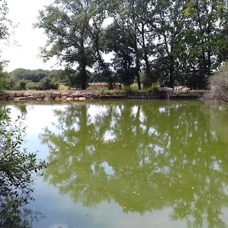 Prázdninový dům Maison A La Campagne Au Bord De La Preguillac